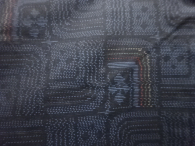 アンティーク　格子に抽象模様織り出し本場泥大島紬着物アンサンブル